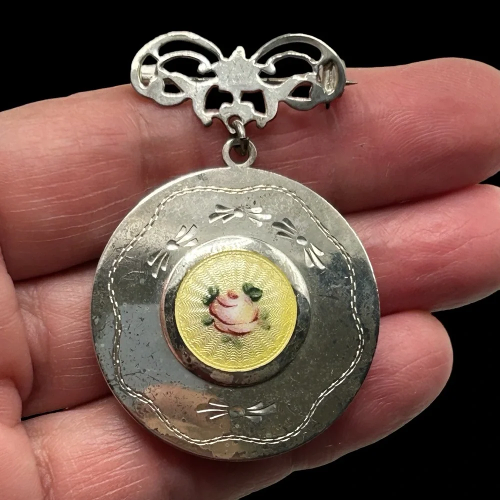 Vintage Locket this vintage